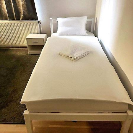 Adelin Einzelzimmer Hostel เวียนนา ภายนอก รูปภาพ