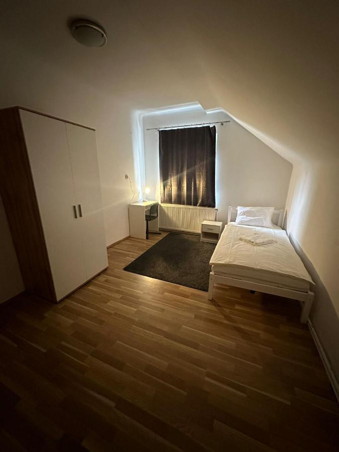 Adelin Einzelzimmer Hostel เวียนนา ภายนอก รูปภาพ
